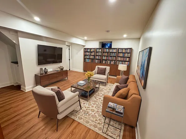 1012 Roswell Dr, Silver Spring, MD 20901