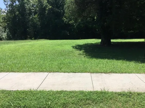 8th St, Clarksville, VA 23927