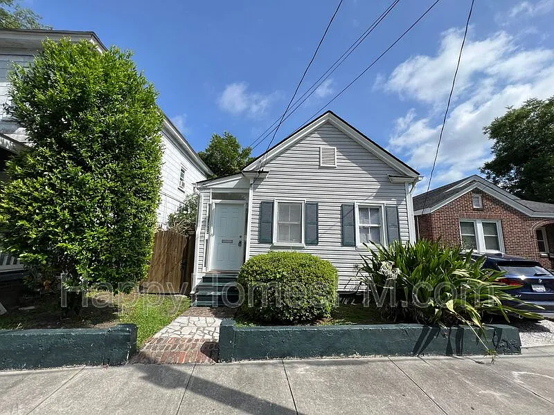 6 Maverick St