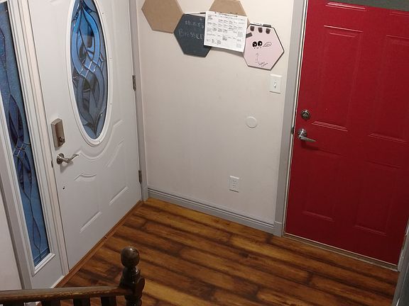 5th image of 814 6th Ave E