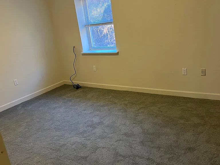 920 N Front St #1 — Photo 5
