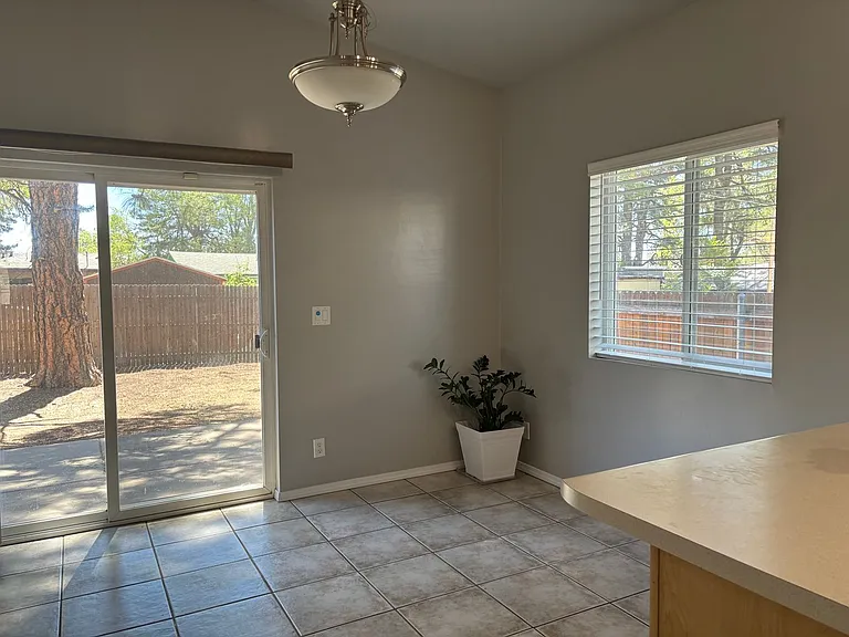 2730 N Ellen St — Photo 10