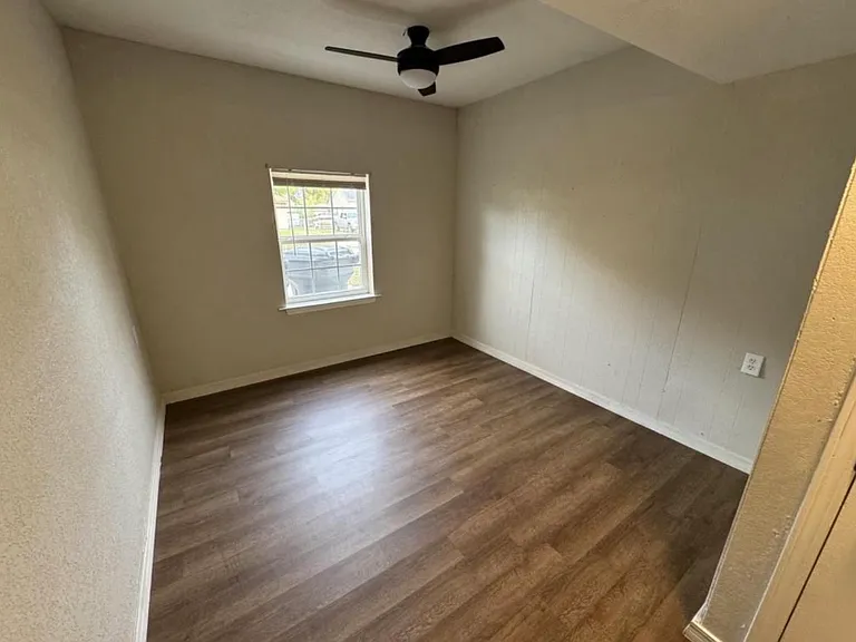 410 Pine St — Photo 8