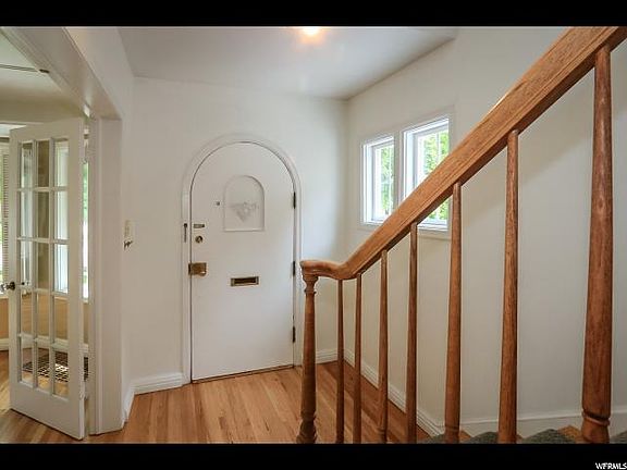 4th image of 1727 E Herbert Ave