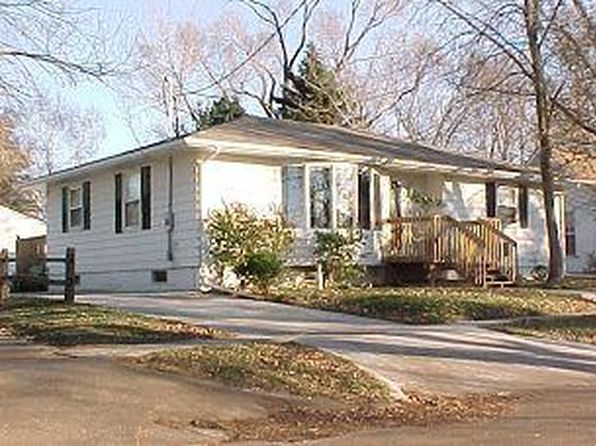 924 S Van Buren St