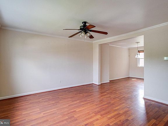 3rd image of 713 Eastshire Dr
