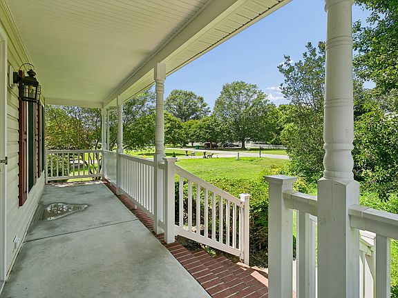 4th image of 7976 Laura Ann Ln