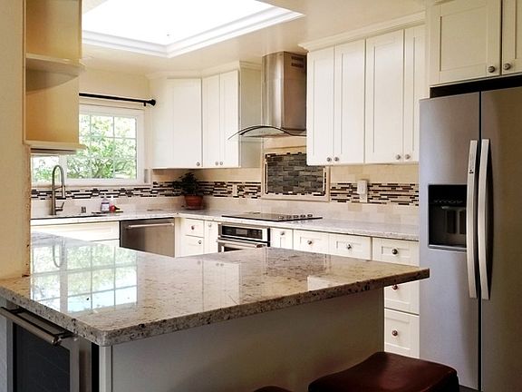 5th image of 4760 Castlewood Dr