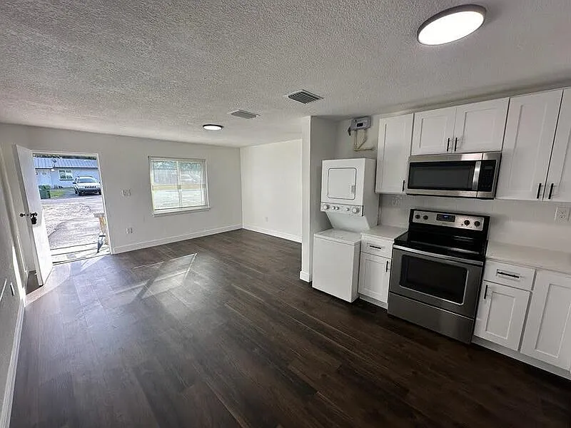 Building Photo - 2111 Mara Ct #2