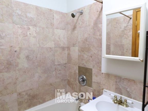 2nd image of 331 W 43rd St #5DD