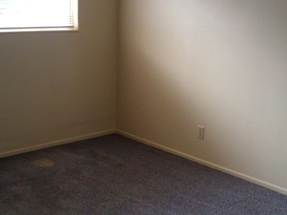 5th image of 831 Oak St W #403-5.5-4055