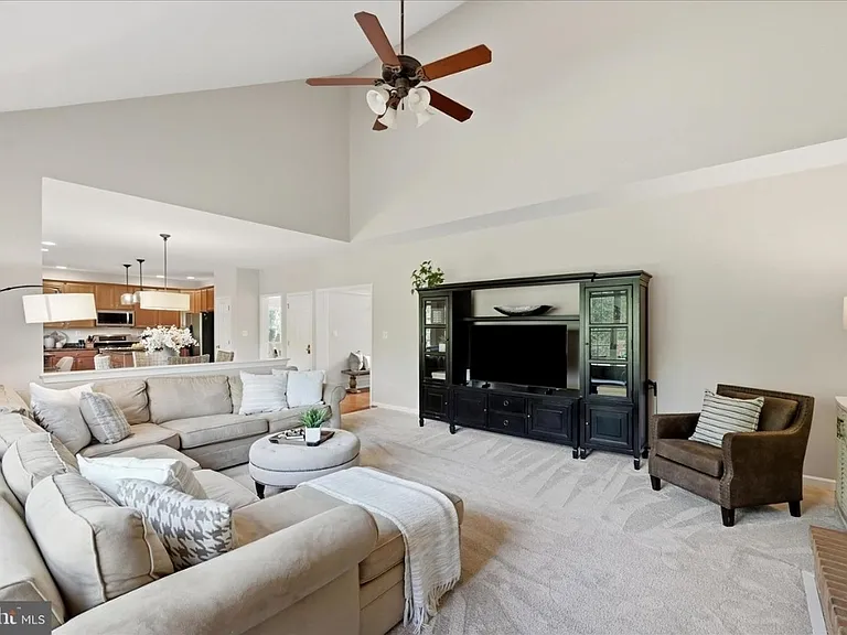 22806 Oatlands Grove Pl — Photo 87