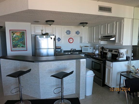 4th image of 5570 Gulf Blvd #202