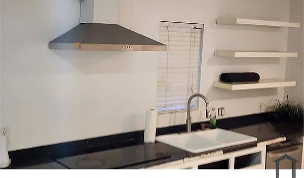 3 bed, 1100 sqft, $2,000 — Photo 2