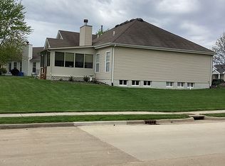 840 Blazing Star Dr, Waterloo, IL 62298
