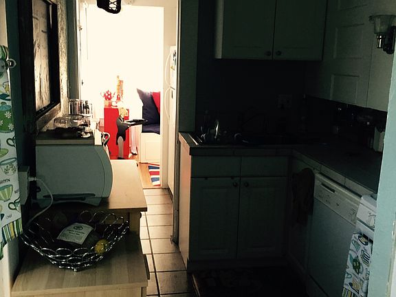4th image of 5600 Worth St Unit 4