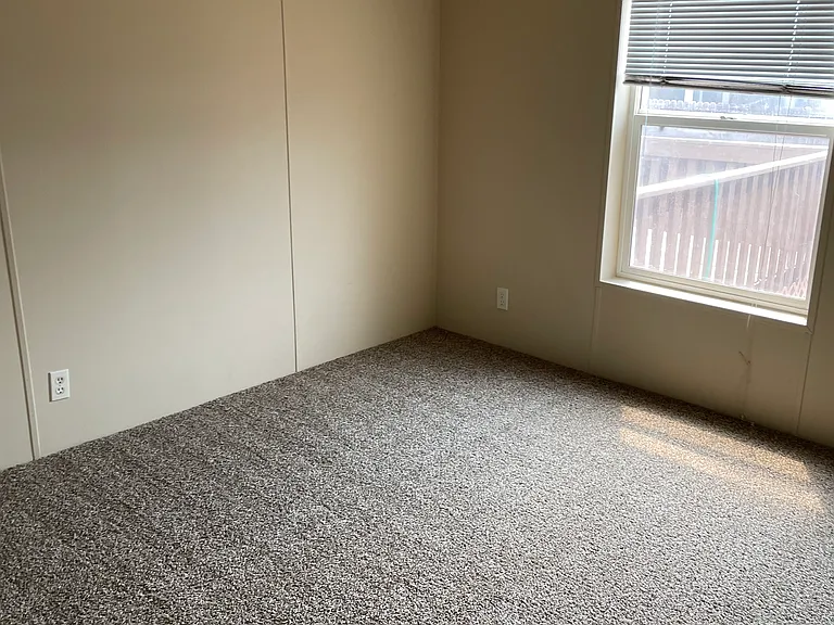 1634 W Mikey Dr — Photo 15