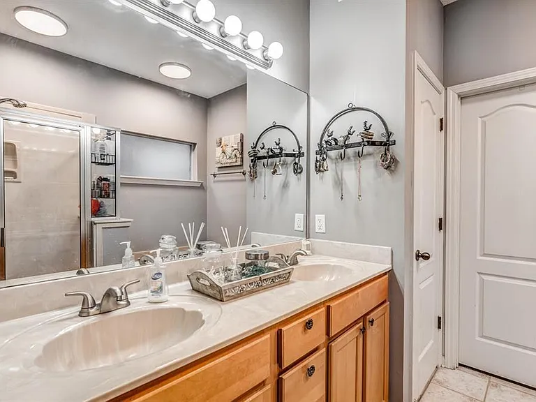 10222 Sterling Ridge Dr — Photo 14