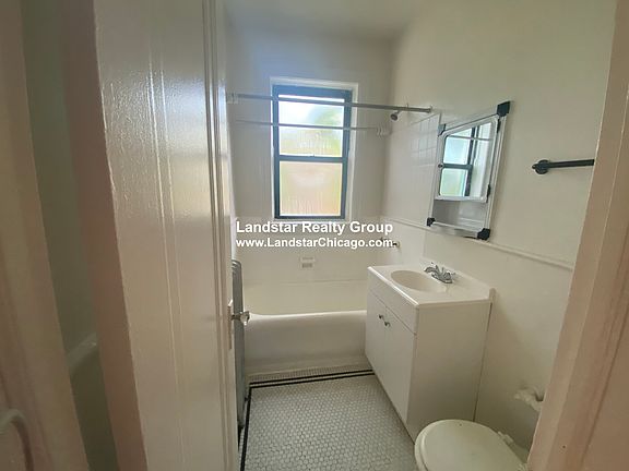 3rd image of 5120 S Harper Ave APT C1