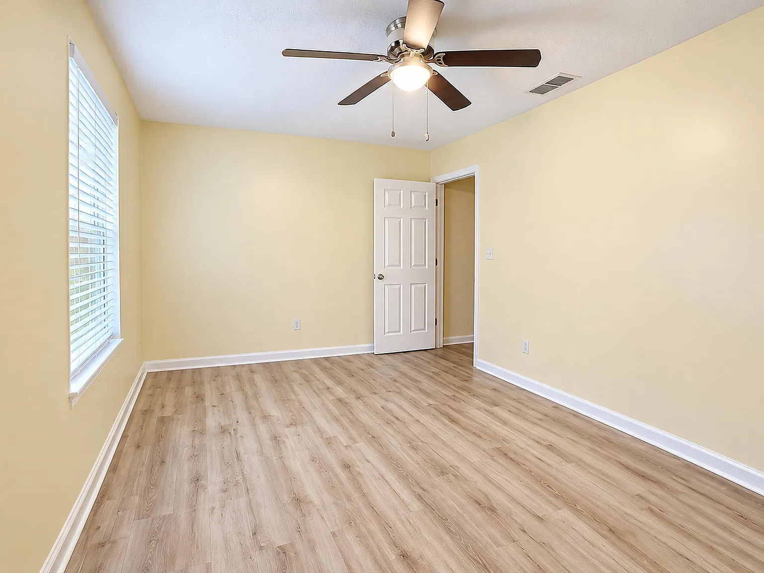 3 bed, 1224 sqft, $1,450 — Photo 4