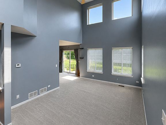 3rd image of 2112 Orchard Ln