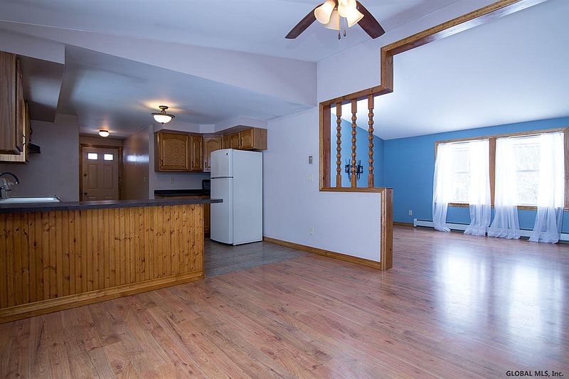3rd image of 170 S LINDEN Avenue