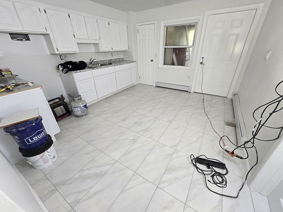 1st image of 345 Sussex St #1