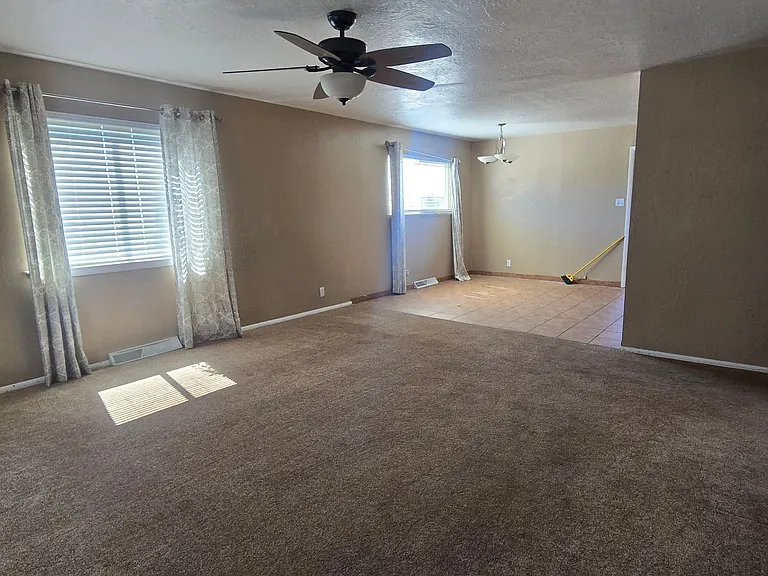 1409 Zuni Pl — Photo 4