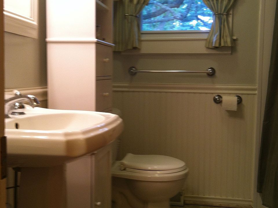 2nd image of 620 Calico Ave
