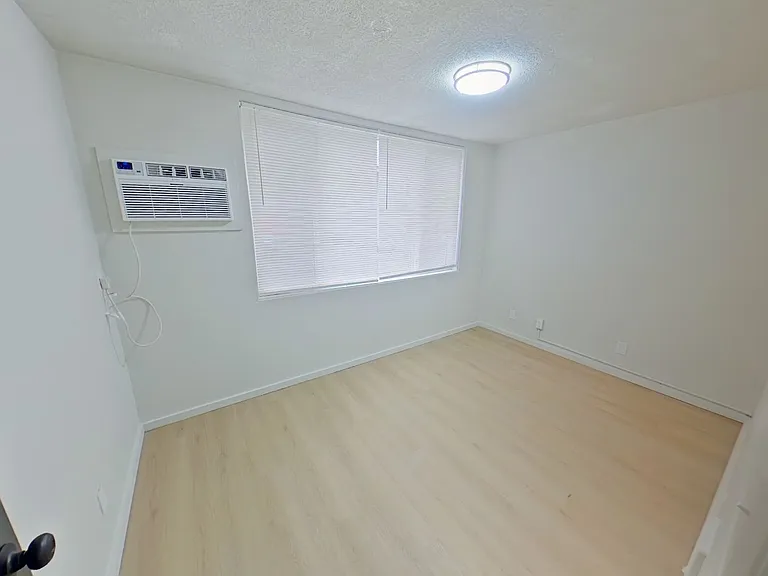 University Manor - Newly Renovated Units just a short walk from Campus! — Photo 27