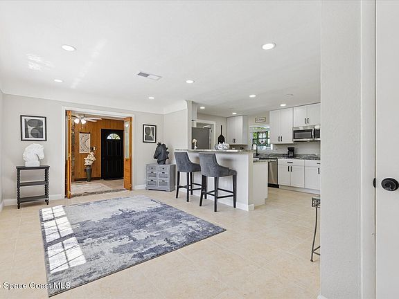 4th image of 140 Queensland Ave