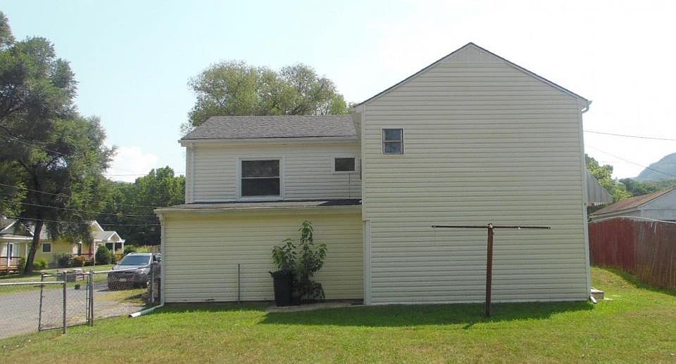 1st image of 110 E 30th St
