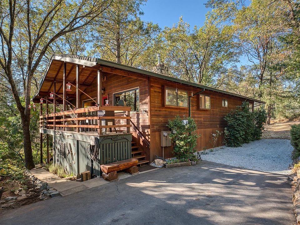 1st image of 21312 Oakwood Ln