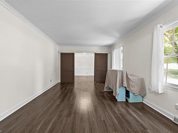 5th image of 1023 Sherwood Dr