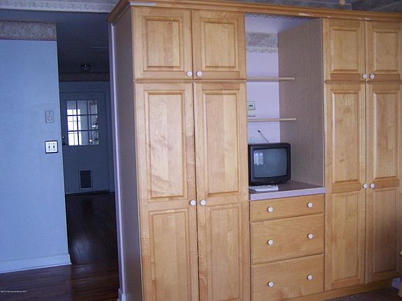 3rd image of 518B Portsmouth Dr