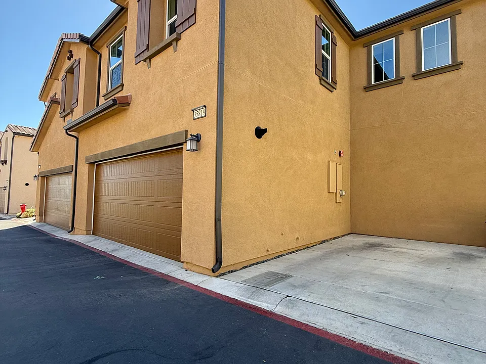 35819 Landon Ln