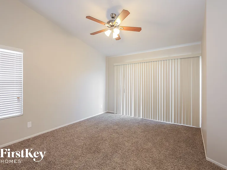 4912 Breezy Day Dr — Photo 7