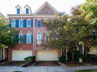 809 Oak Knoll Ter, Rockville, MD 20850