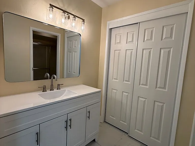419 Sierra St — Photo 11