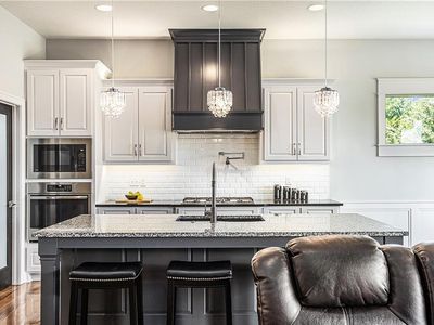 9561 Wild Rose Ln, Lenexa, KS, 66227