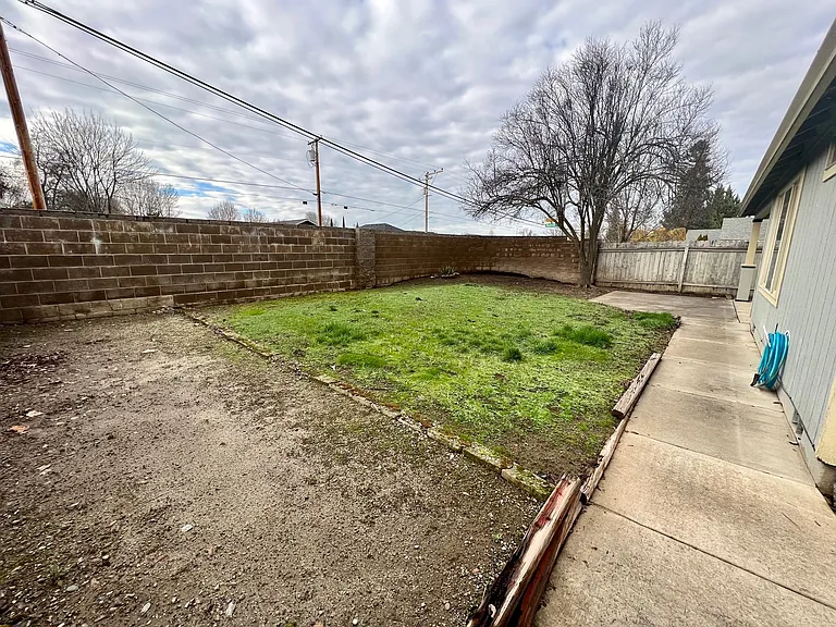 1902 Regal Ave — Photo 4