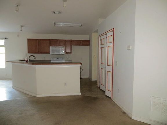 4th image of 6471 Heronwalk Dr