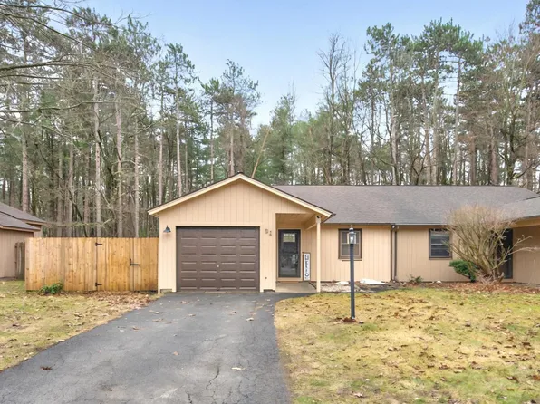 52 Wake Robin Road, Malta, NY 12020