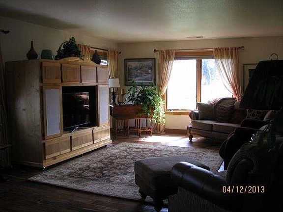 5th image of 1095 Valley View Dr