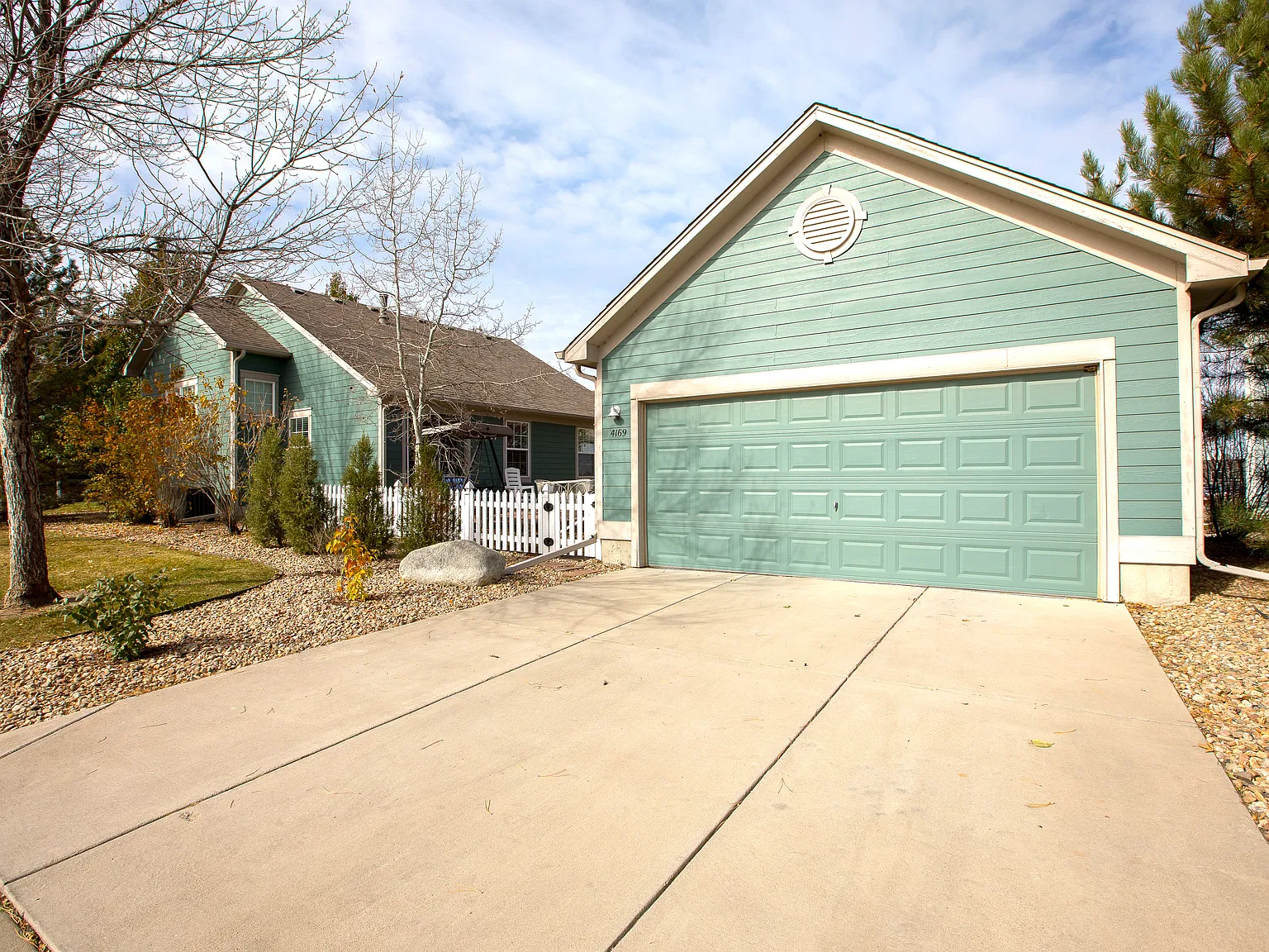 3 bed, 2528 sqft, $2,750 — Photo 4