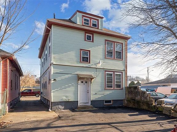 5th image of 42 De Soto St
