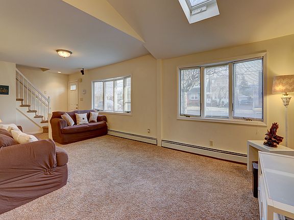 4th image of 131 Atlantic Ave