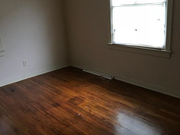 5th image of 2247 Home Park Cir E