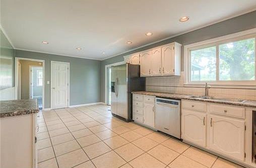 5th image of 10524 Skiles Ave