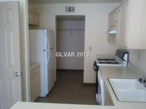 5th image of 1624 Coyote Run Dr #1624